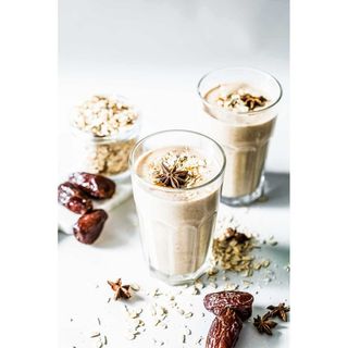 Date and Cinnamon Smoothie
