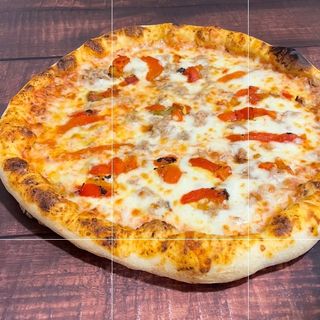 Pizza De Atún Y Pimiento Rojo Asado mediana 