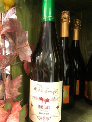 Vino Frizzante Dolce Moscato Parolvini
