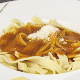FETUCCINI con tu salsa preferida: Tomate, queso o carbonara