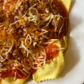 Raviolis A La Boloñesa