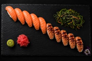 Sake Nigiri Set