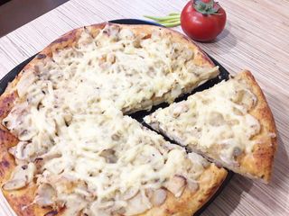 Курица с грибами (30см)