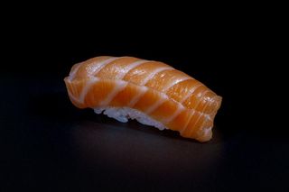 Nigiri salmone - 1 pezzo