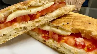 Mozzarella sendvič