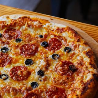 PIZZA PEPPERONI 32cm