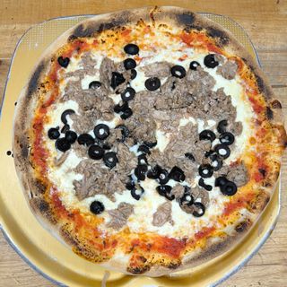 Pizza Tonno (Mediana)