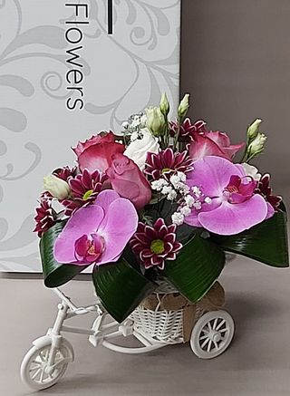 Aranjament floral "Bicicletă Emy"