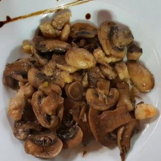 Revuelto de Setas y Langostinos