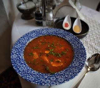 Zupa rybna z kawiorem