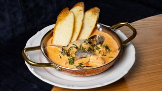 ზღვის პროდუქტების სოტე ნაღებით