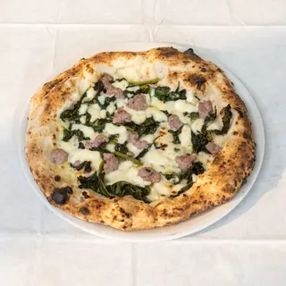 Pizza broccoli e salsiccia singola