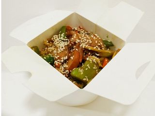 Удон з куркою та овочами (440г)