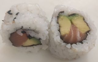 33，California Salmón Aguacate (8 pzas.)