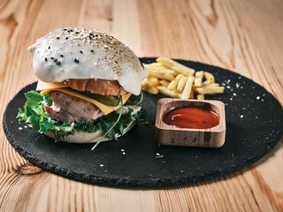 Бургер з куркою (1/450	g)