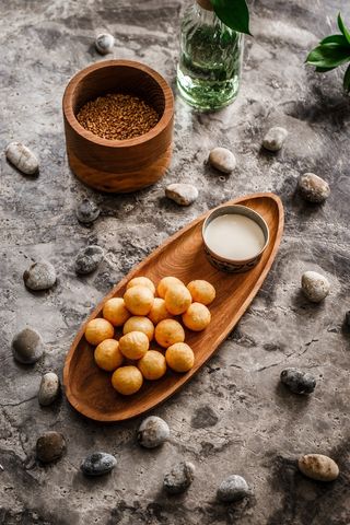 Баурсаки с иримшиком.