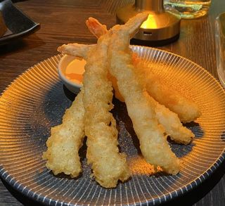 Скариди темпура с чили майонеза