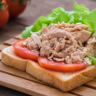 Tostadas De Atún Y Tomate (Entera)