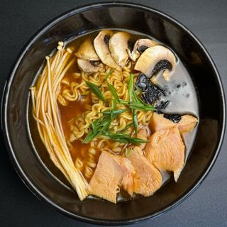 Рамен с курицей (800мл)