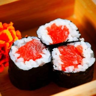 107. Maki Tuna (8 pzs.)