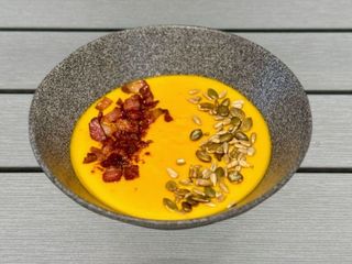 Гарбузовий крем-суп з беконом (310g)