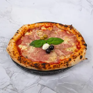 Pizza Vesuvio