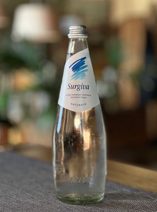 Woda mineralna Surgiva niegazowana 0.75l