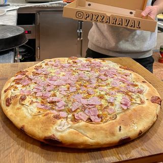 Pizza De Jamón (33 Cm.)