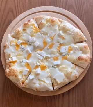 Піца 7 сирів