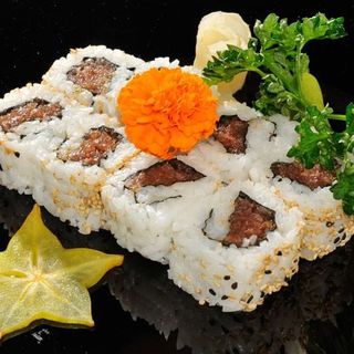 URAMAKI SPICY TONNO