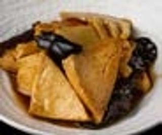 tofu con bambù e funghi