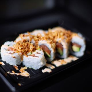 Crunchy salmón Roll 8U