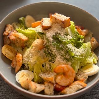 Салат "Цезарь с креветками"