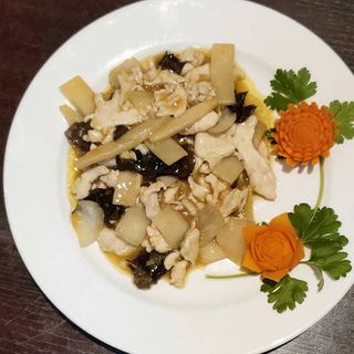 pollo con bambu e funghi