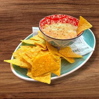 DIPS CREMOSOS DE TRUFA Y QUESO FUNDIDO
