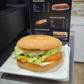 Hamburguesa La Clásica