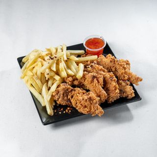 Crispy Strips 4 unidades Com fritas.