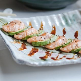 Aburi Salmón y Aguacate