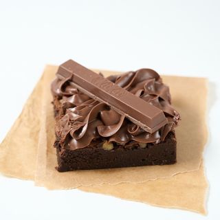 Brownie individual cobertura Nutella & Kitkat