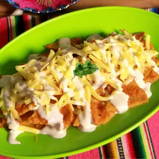  Chilaquiles con Chicken Chipotle 