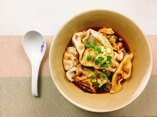Gyoza De Cerdo Con Salsa Picante (4 Uds.)