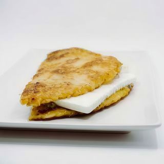 Cachapa de jamón y queso