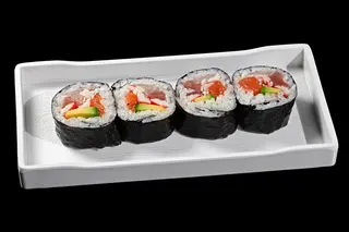 178 Futomaki con pesce misto