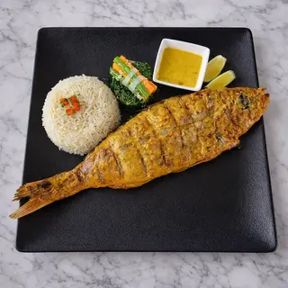 Samaki Wa Kupaka - Na Wali Mweupe