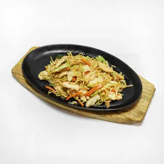 103P. Tallarines Chinos con Pollo