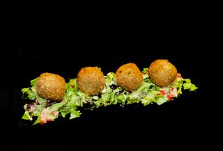 Киноа кюфтенца с чедър (300г)