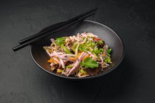 Udon cu carne de porc