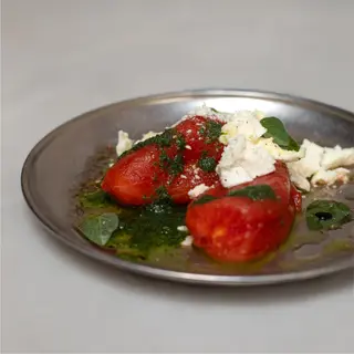 Ensalada de tomate y queso feta