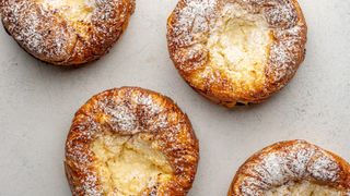 Слойка творожная 