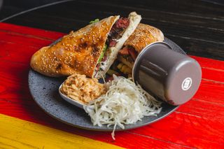 Sendvič sa kobasicom  450gr